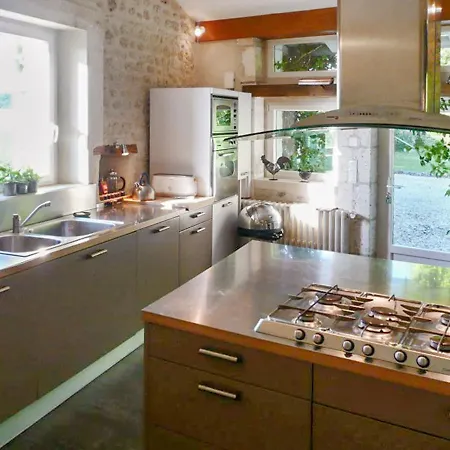 Maison Spacieuse Avec Piscine Au Coeur De Holiday home