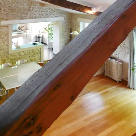 Maison Spacieuse Avec Piscine Au Coeur De *