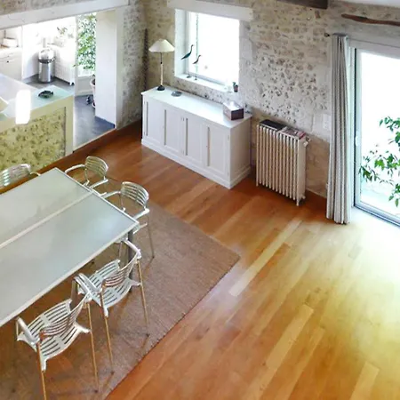 Maison Spacieuse Avec Piscine Au Coeur De * Bellon