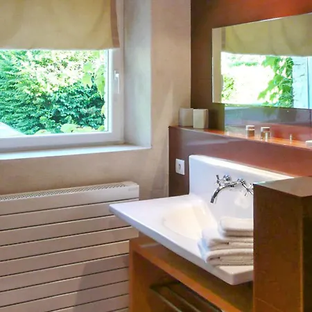 Maison Spacieuse Avec Piscine Au Coeur De