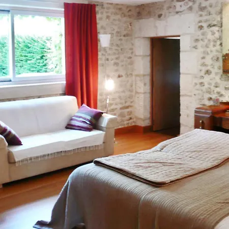 Maison Spacieuse Avec Piscine Au Coeur De