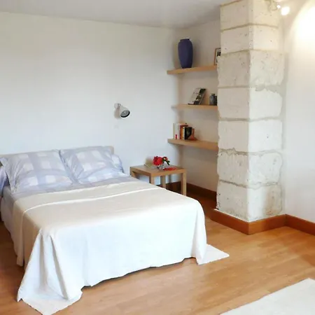 Maison Spacieuse Avec Piscine Au Coeur De Bellon