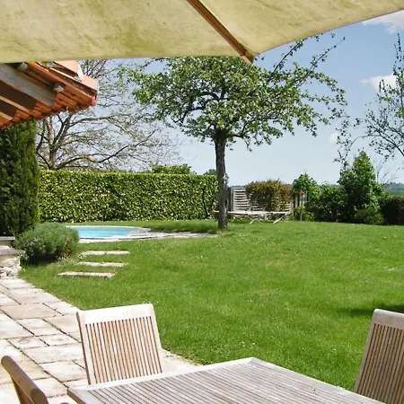 Maison Spacieuse Avec Piscine Au Coeur De