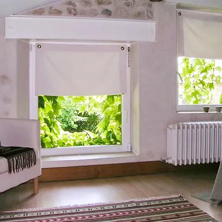 Maison Spacieuse Avec Piscine Au Coeur De * Bellon