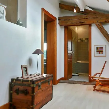 Maison Spacieuse Avec Piscine Au Coeur De Bellon