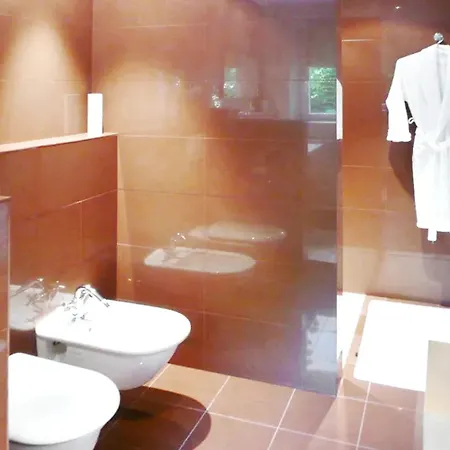 Holiday home Maison Spacieuse Avec Piscine Au Coeur De *
