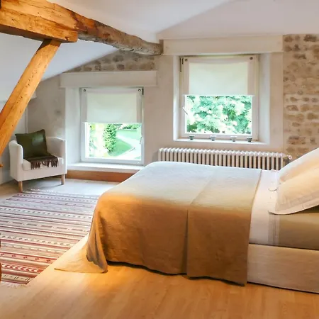Vakantiehuis Maison Spacieuse Avec Piscine Au Coeur De